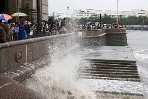 मुंबई में मूसलधार बारिश