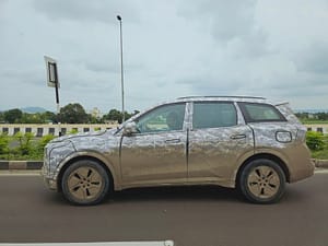 Mahindra XUV700 Facelift 